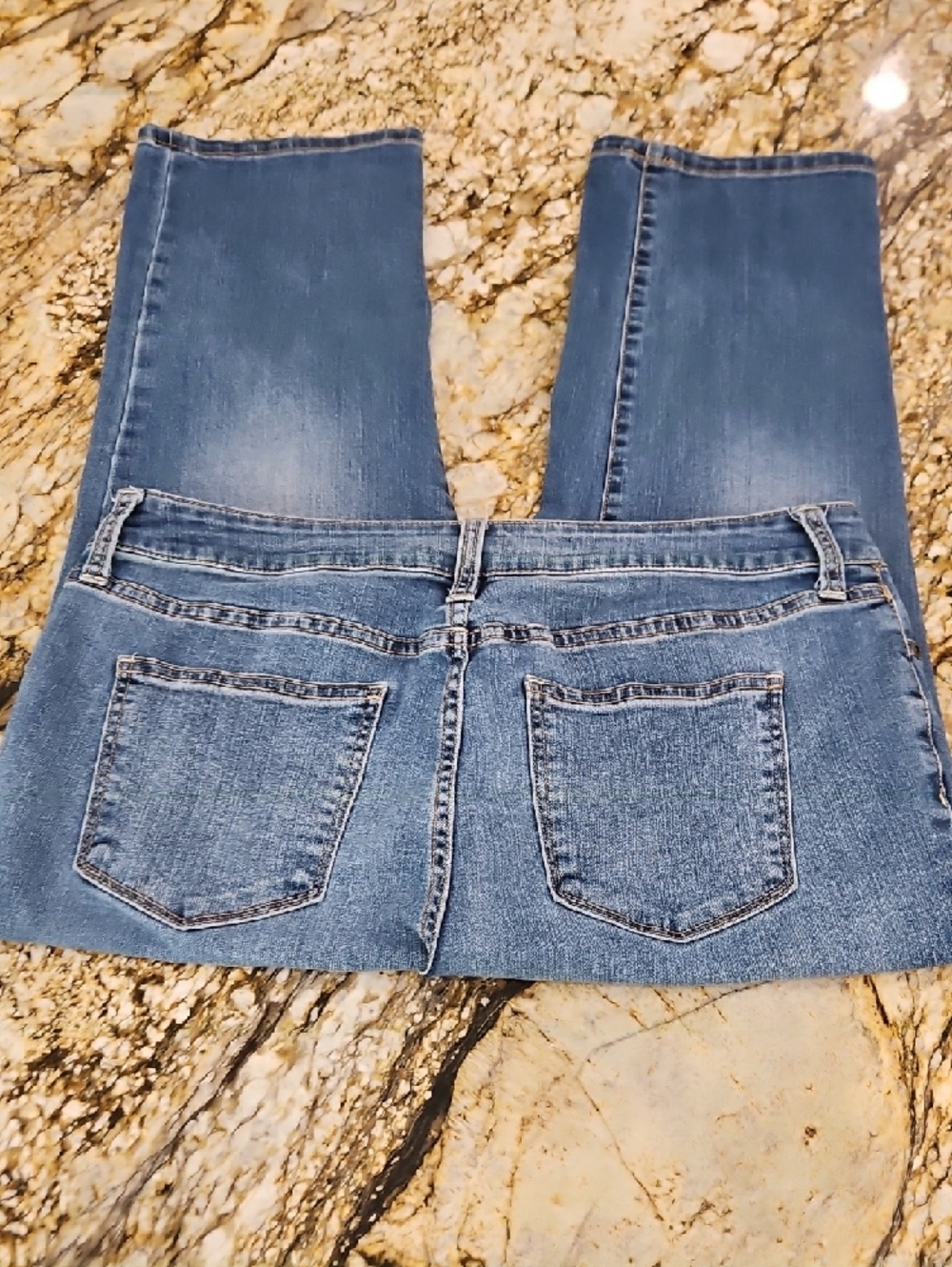 St. John's Bay Medium Blue Jeans Cropped Size 12, Inseam 22" Rise 10" - Picture 6 of 6